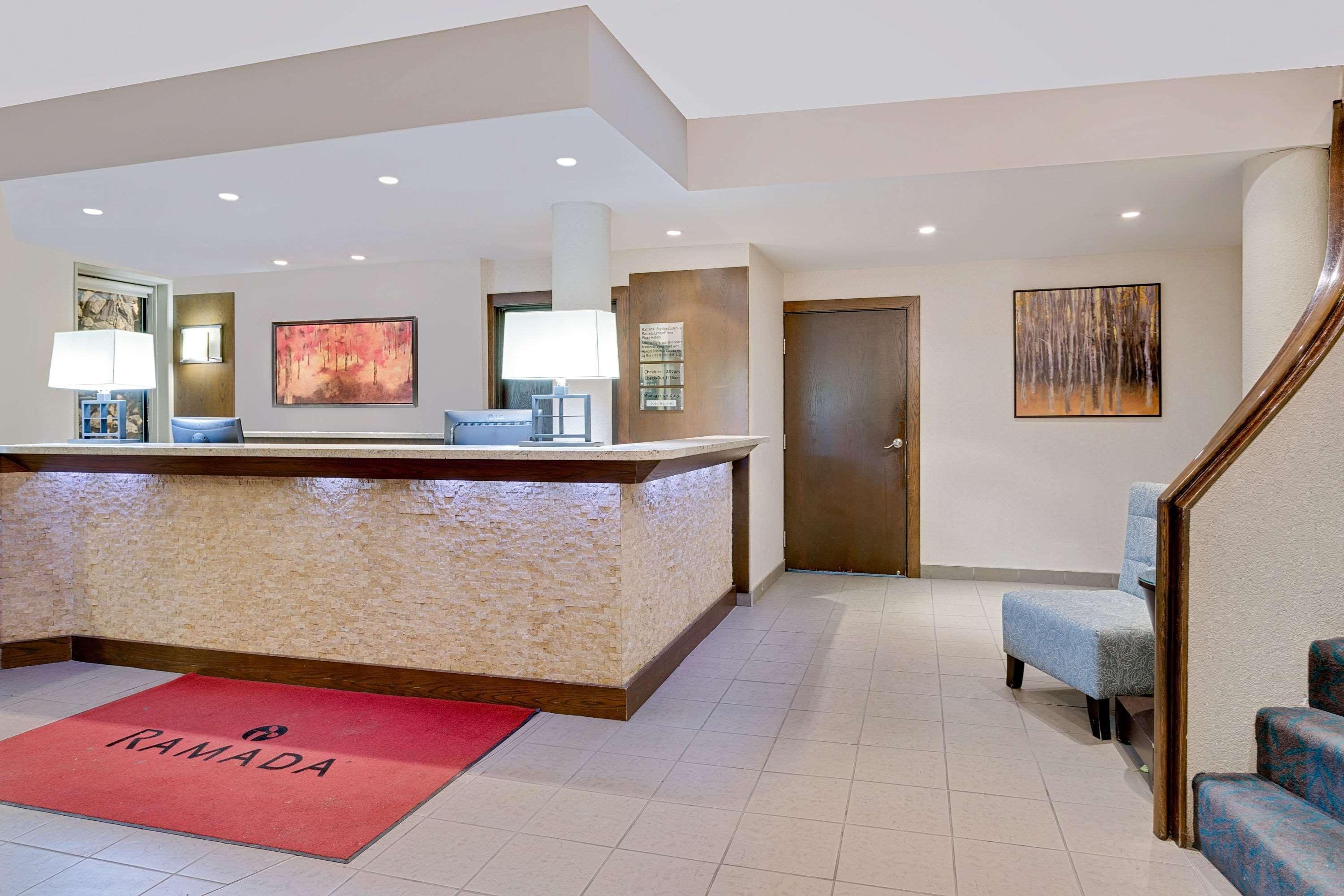 Ramada By Wyndham Kamloops Hotel Kültér fotó