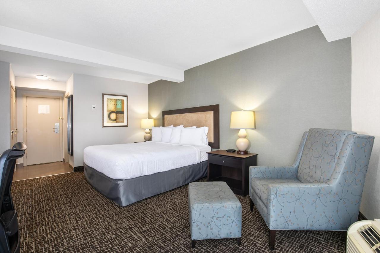 Ramada By Wyndham Kamloops Hotel Kültér fotó