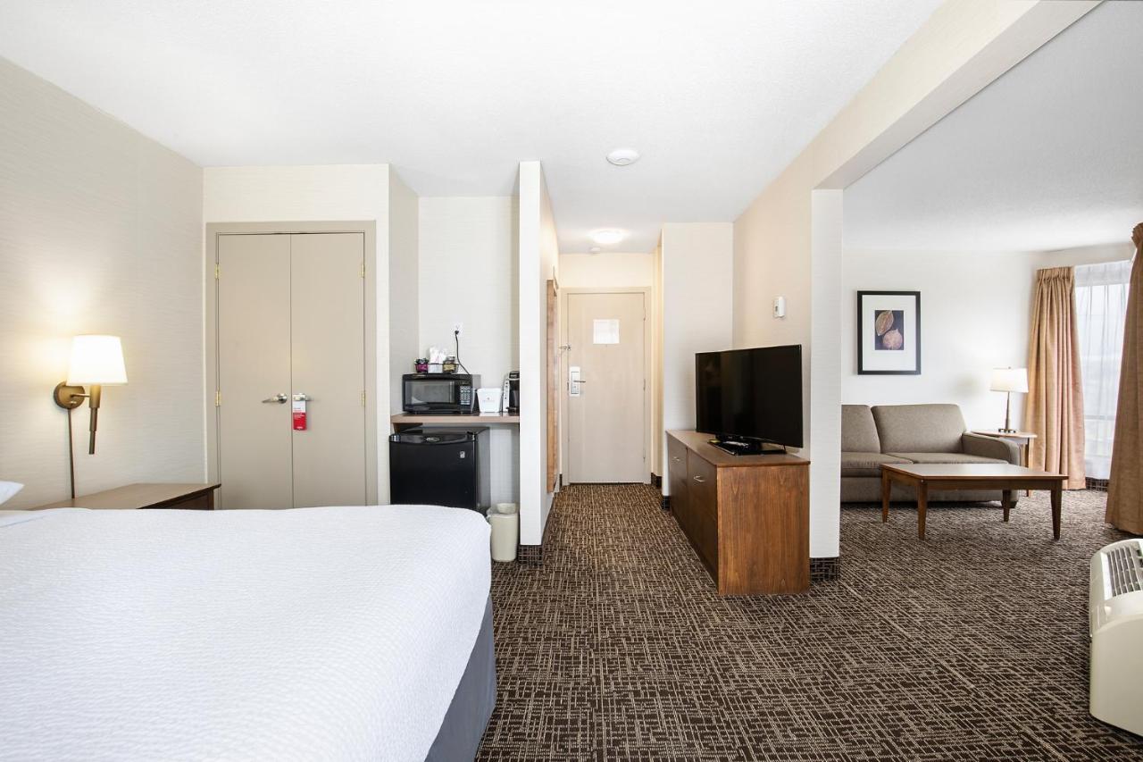 Ramada By Wyndham Kamloops Hotel Kültér fotó