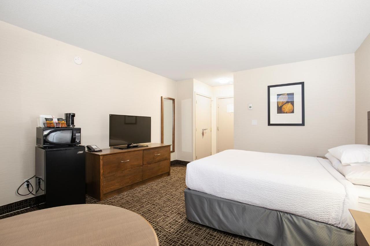Ramada By Wyndham Kamloops Hotel Kültér fotó