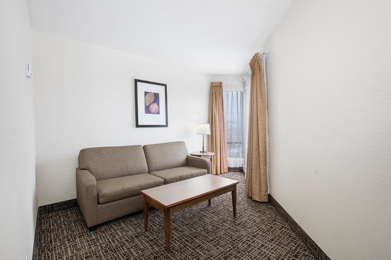 Ramada By Wyndham Kamloops Hotel Kültér fotó