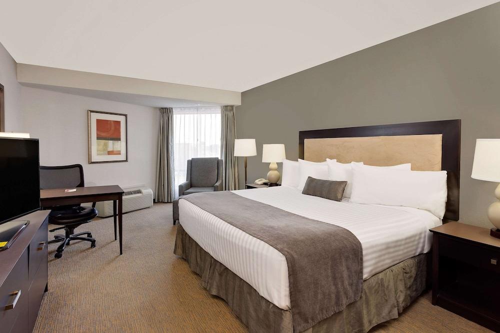 Ramada By Wyndham Kamloops Hotel Kültér fotó