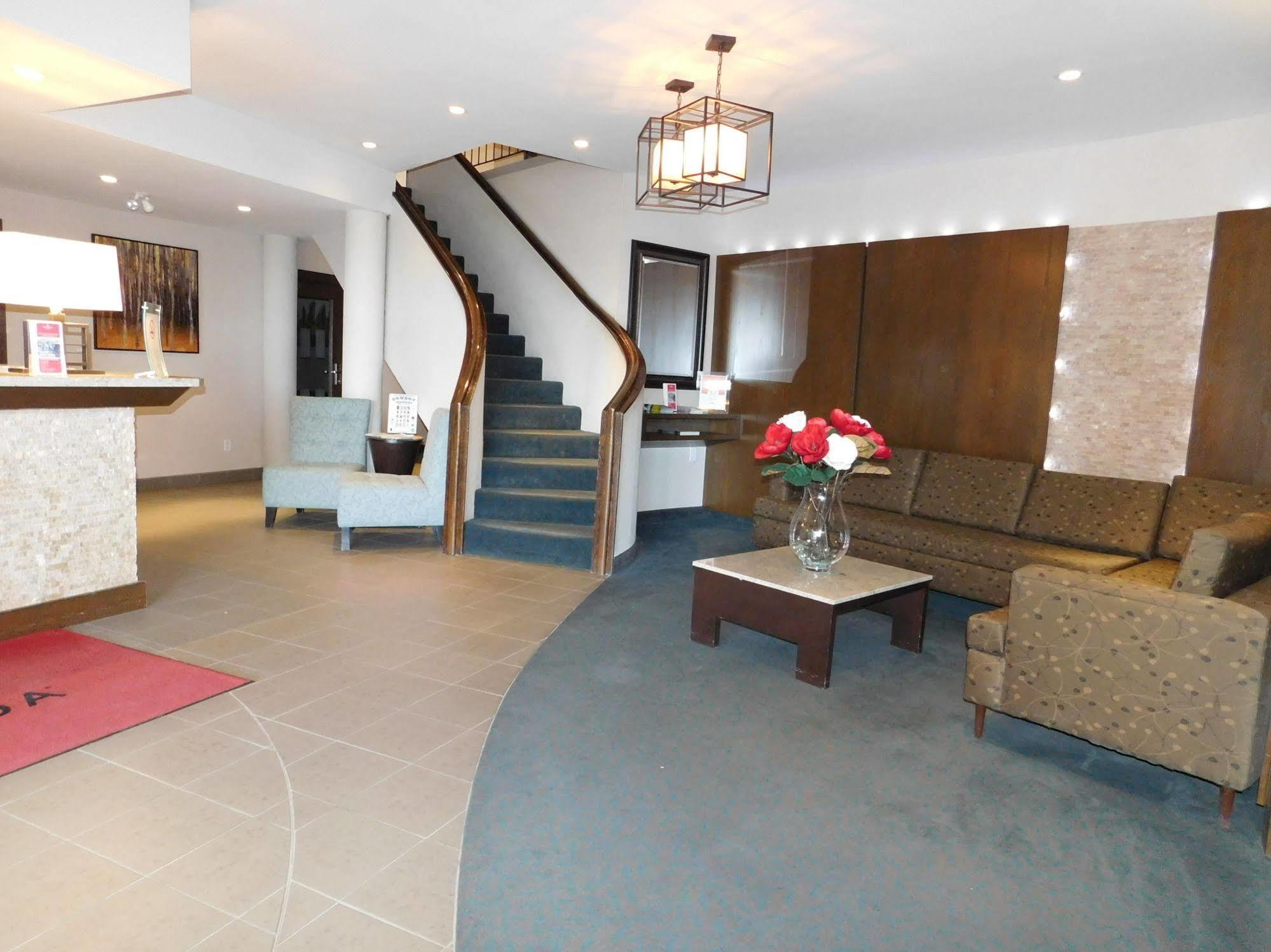 Ramada By Wyndham Kamloops Hotel Kültér fotó