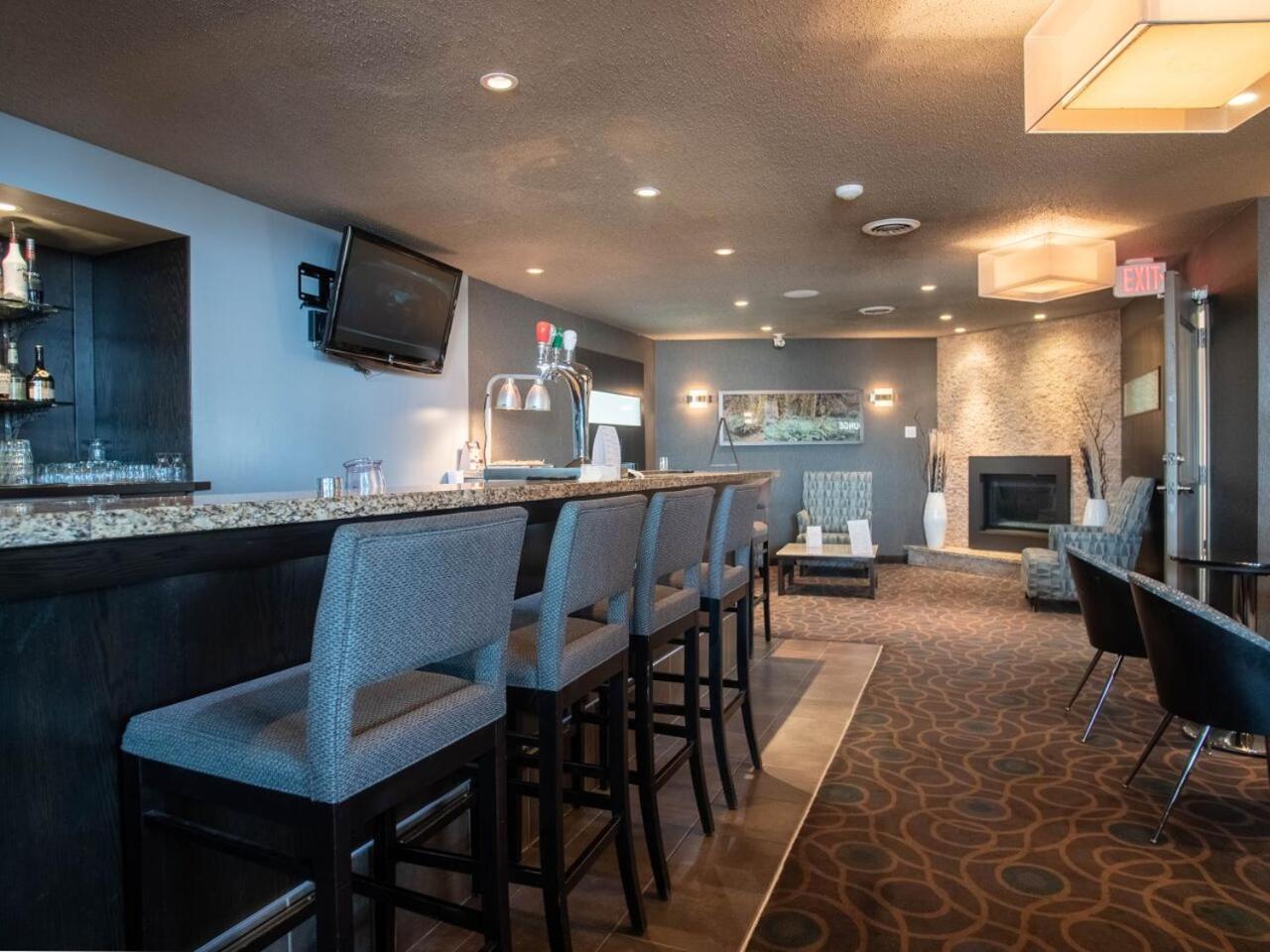 Ramada By Wyndham Kamloops Hotel Kültér fotó